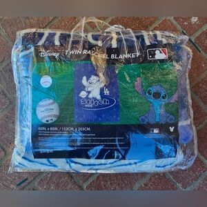 TWIN SIZE L.A STITCH BLANKET